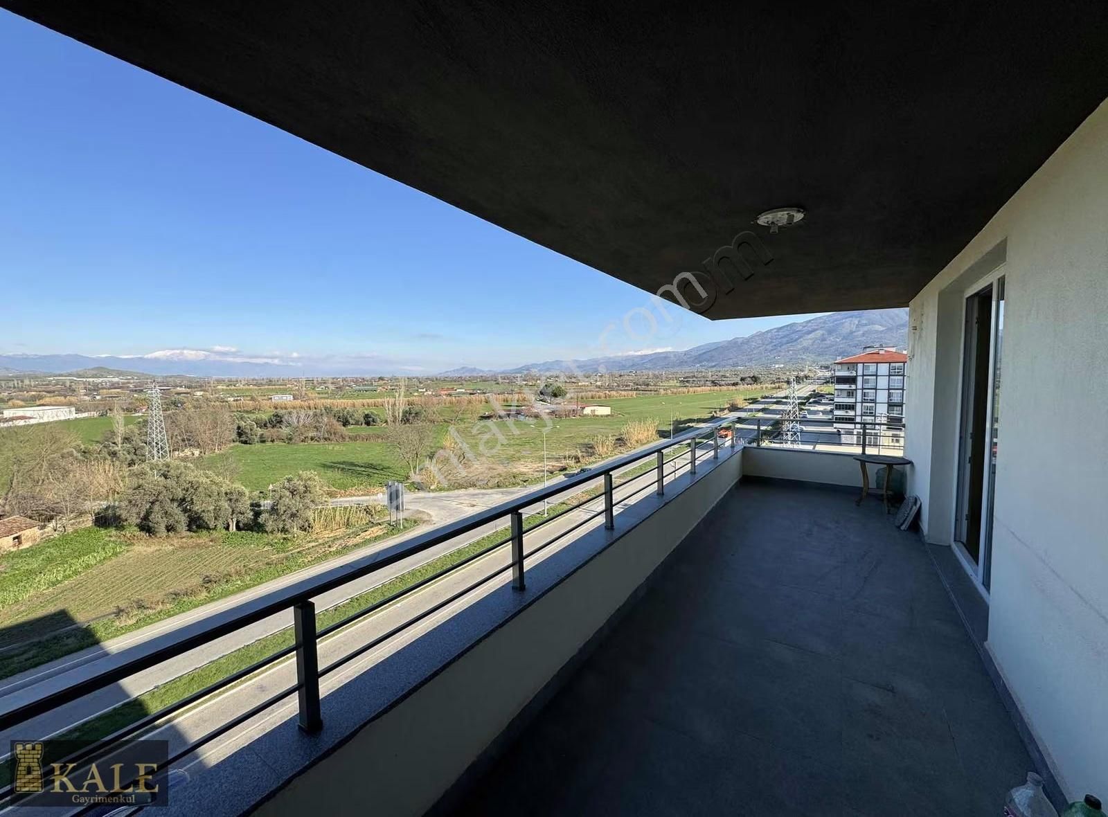 Kale'den Doğu Çevre Yolunda Geniş Satılık 3+1 Daire