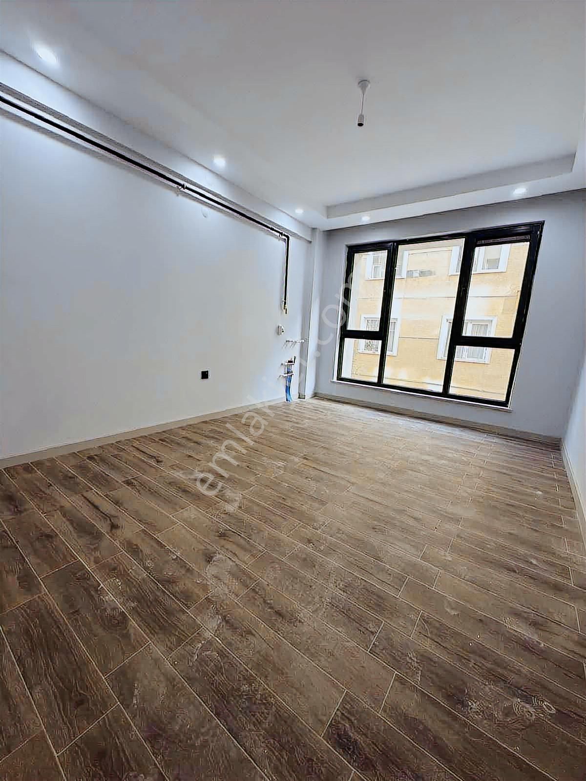 Sütlüce Mh İçem Kapısı Yanı Ayrımutfaklı Geniş Kiralık 1+1 Daire - Görsel 15