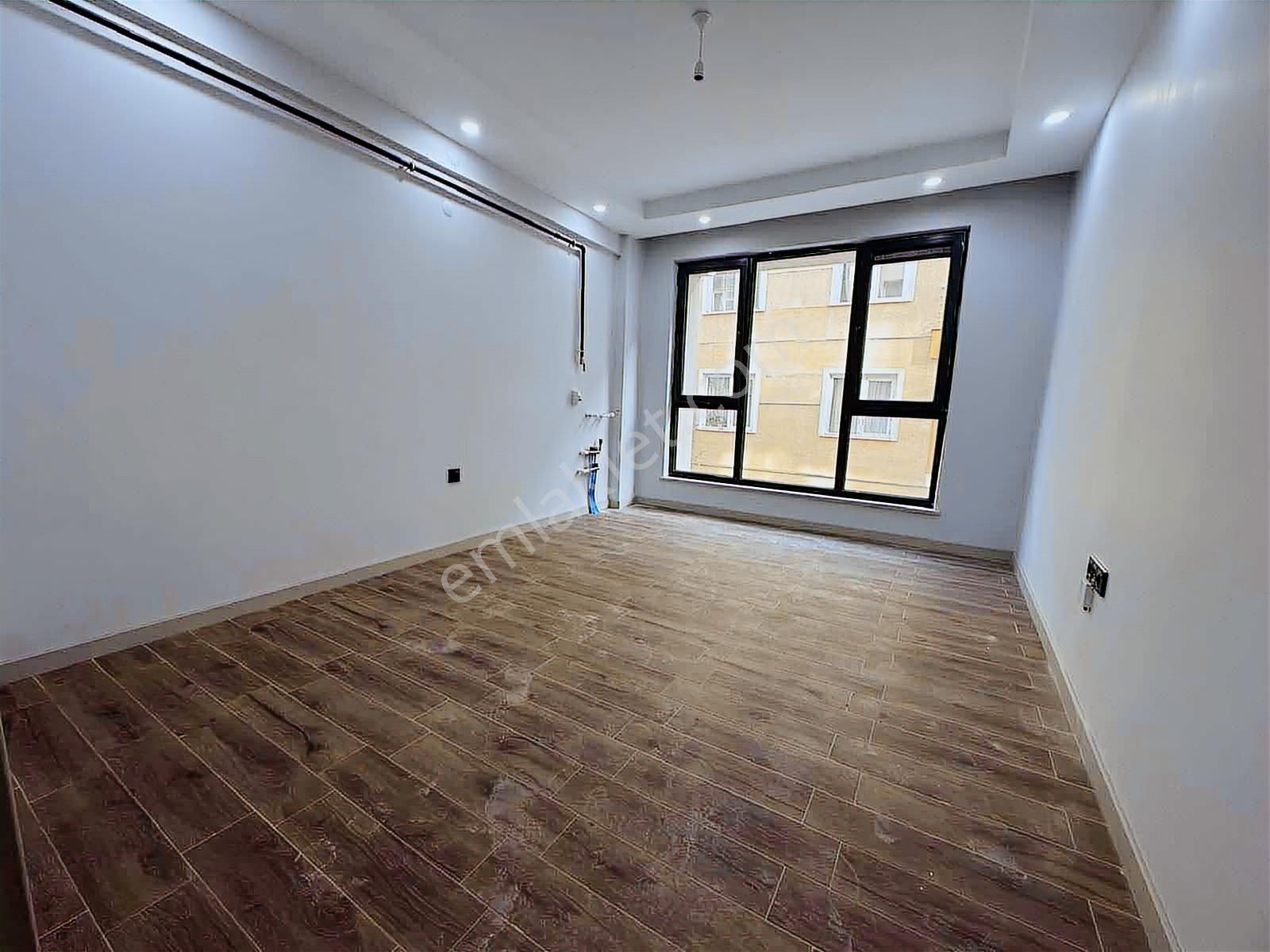 Sütlüce Mh İçem Kapısı Yanı Ayrımutfaklı Geniş Kiralık 1+1 Daire - Görsel 2