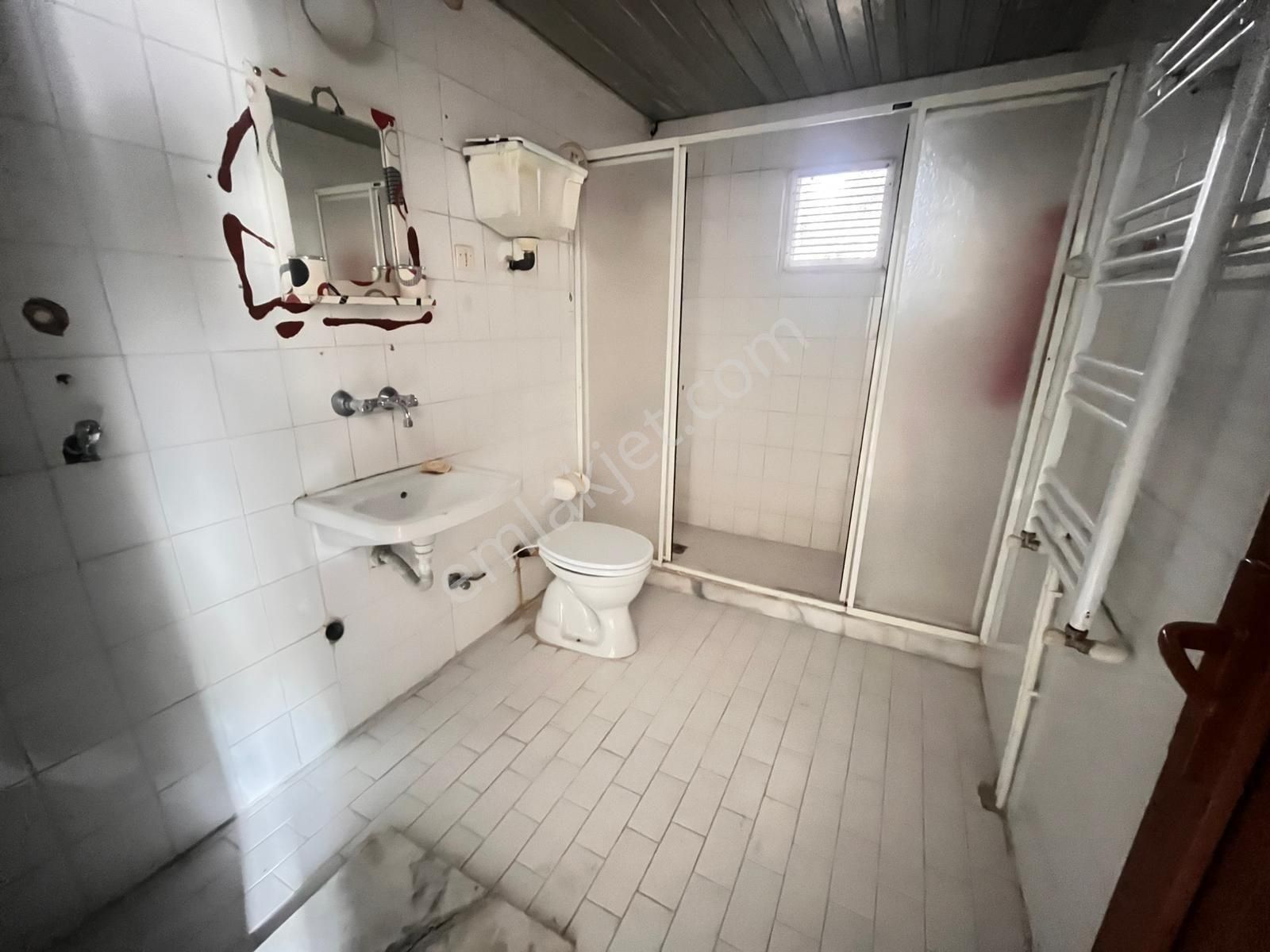 Merkezi Konumlu 3+1 Geniş Oturumlu Doğalgazlı Kiralık Daire - Görsel 8