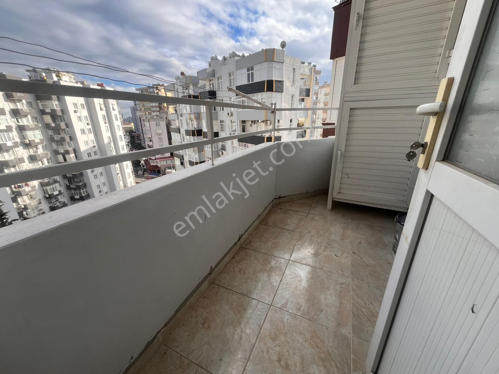 Merkezi Konumlu 3+1 Geniş Oturumlu Doğalgazlı Kiralık Daire - Görsel 6