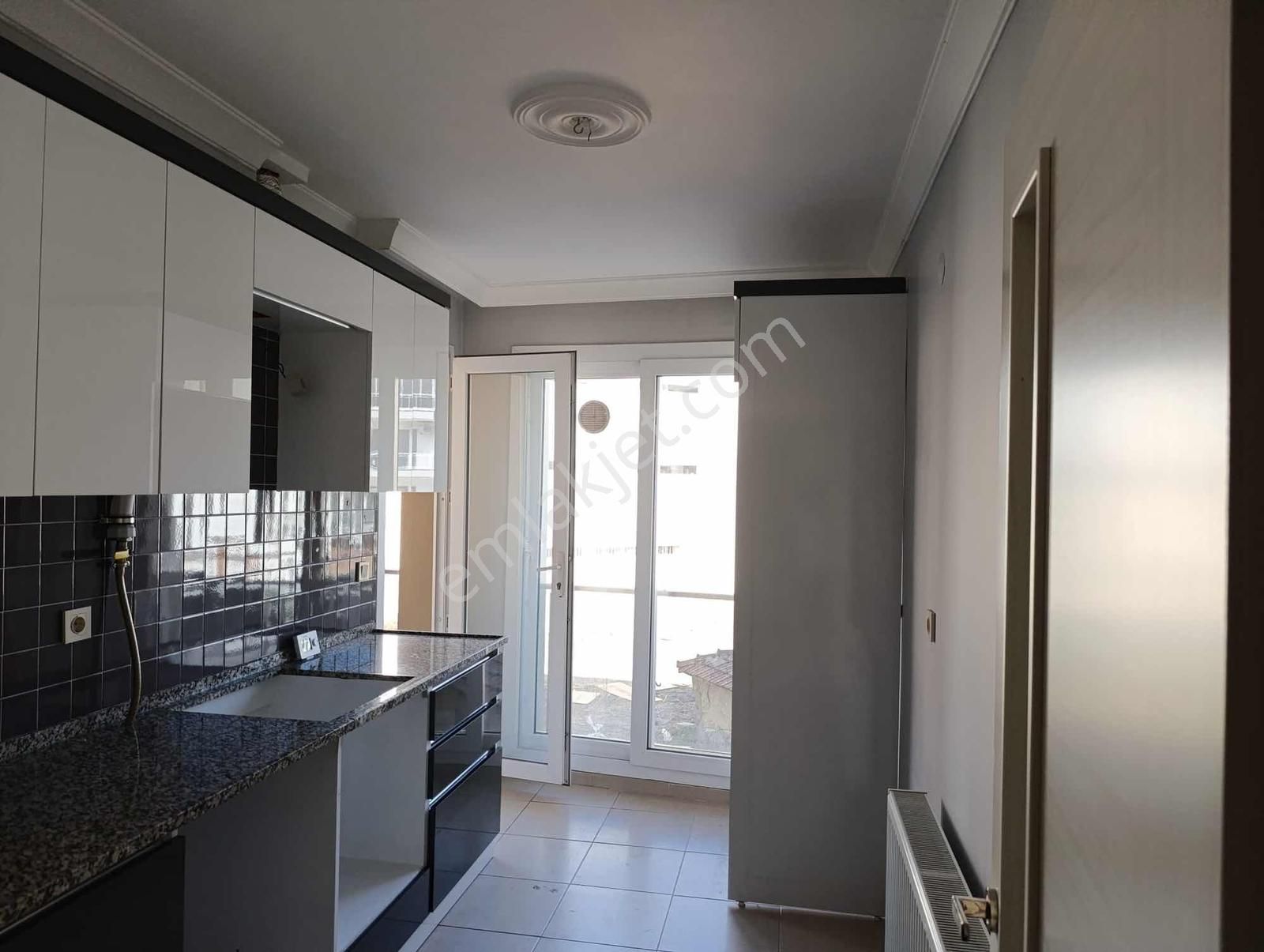 Genç Bina Arakat Cadde Üstü 3+1 Asansörlü Satılık Daire - Görsel 5