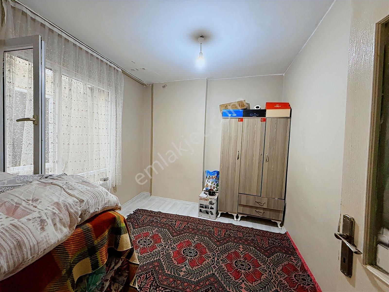 Kıraç Merkez'de Satılık 3+1 Balkonlu 125 M² İskanlı Arakat Daire - Görsel 16