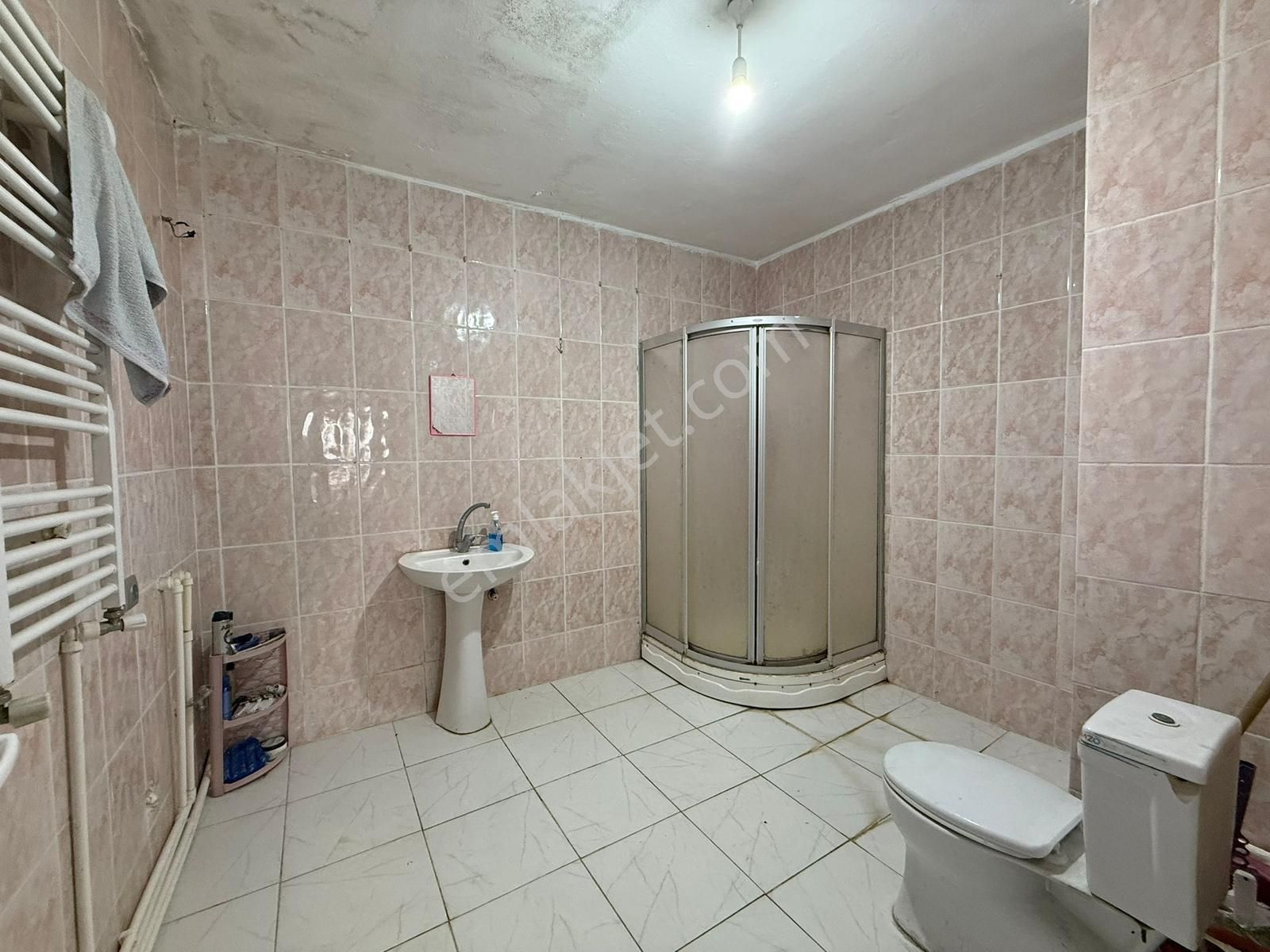 Kıraç Merkez'de Satılık 3+1 Balkonlu 125 M² İskanlı Arakat Daire - Görsel 6