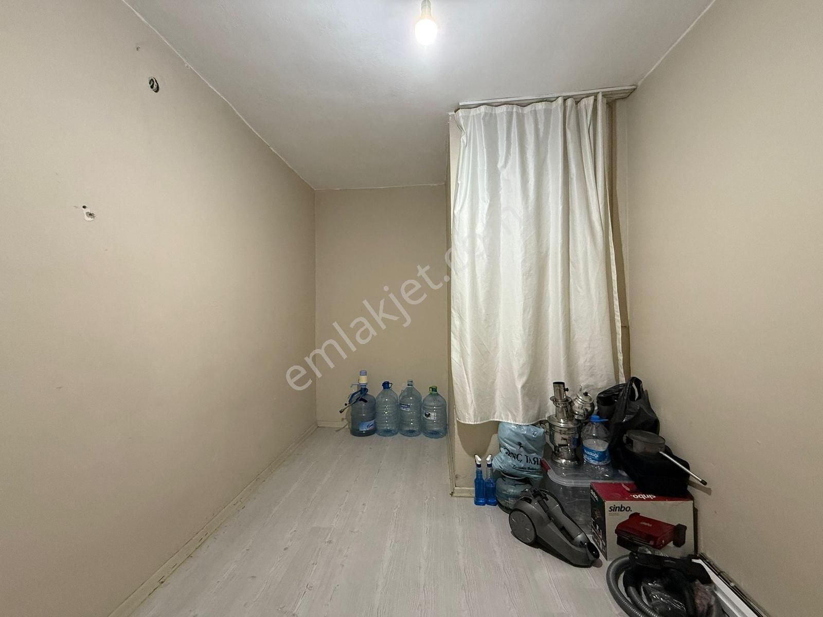 Kıraç Merkez'de Satılık 3+1 Balkonlu 125 M² İskanlı Arakat Daire - Görsel 12
