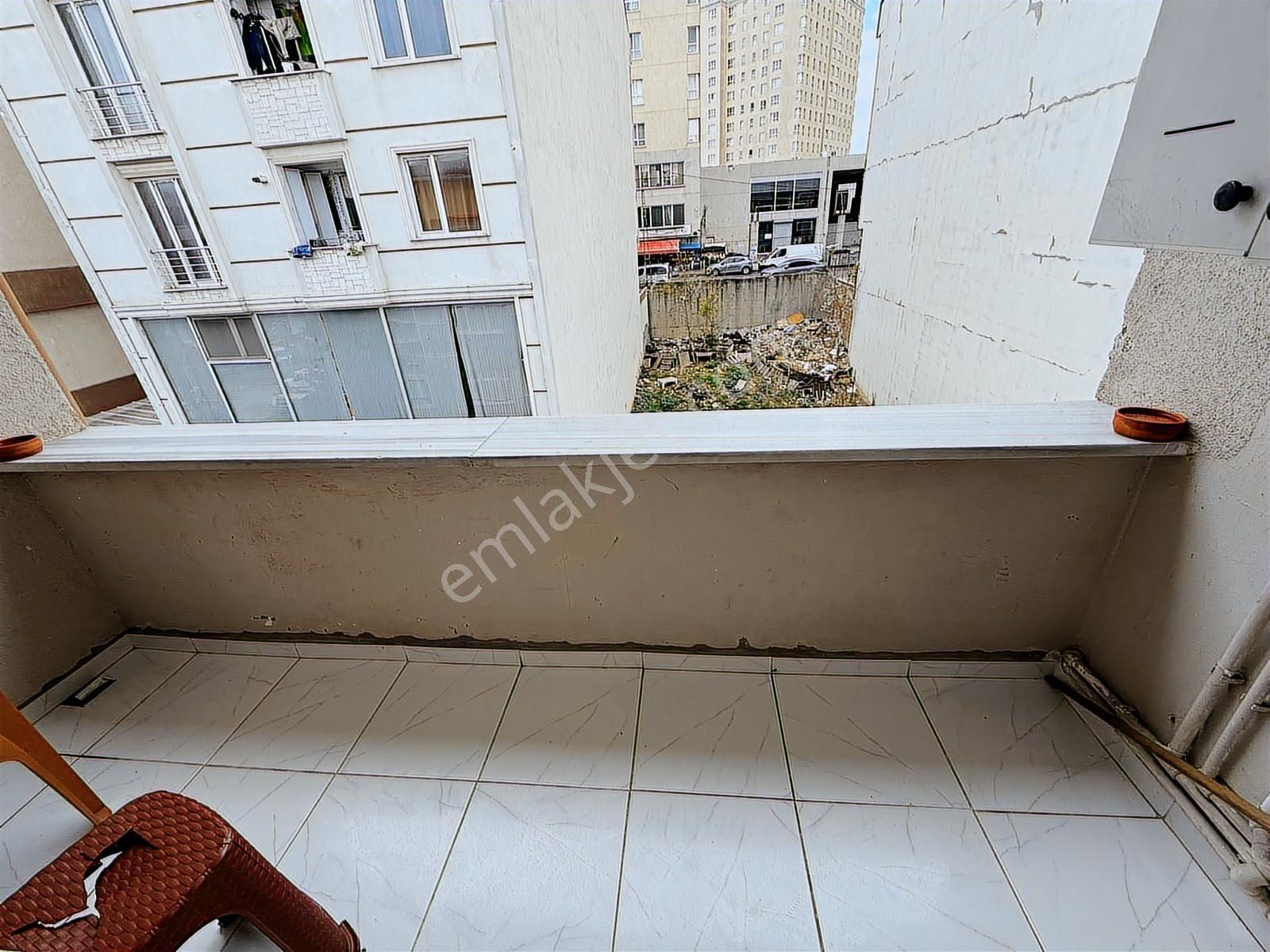 Kıraç Merkez'de Satılık 3+1 Balkonlu 125 M² İskanlı Arakat Daire - Görsel 5