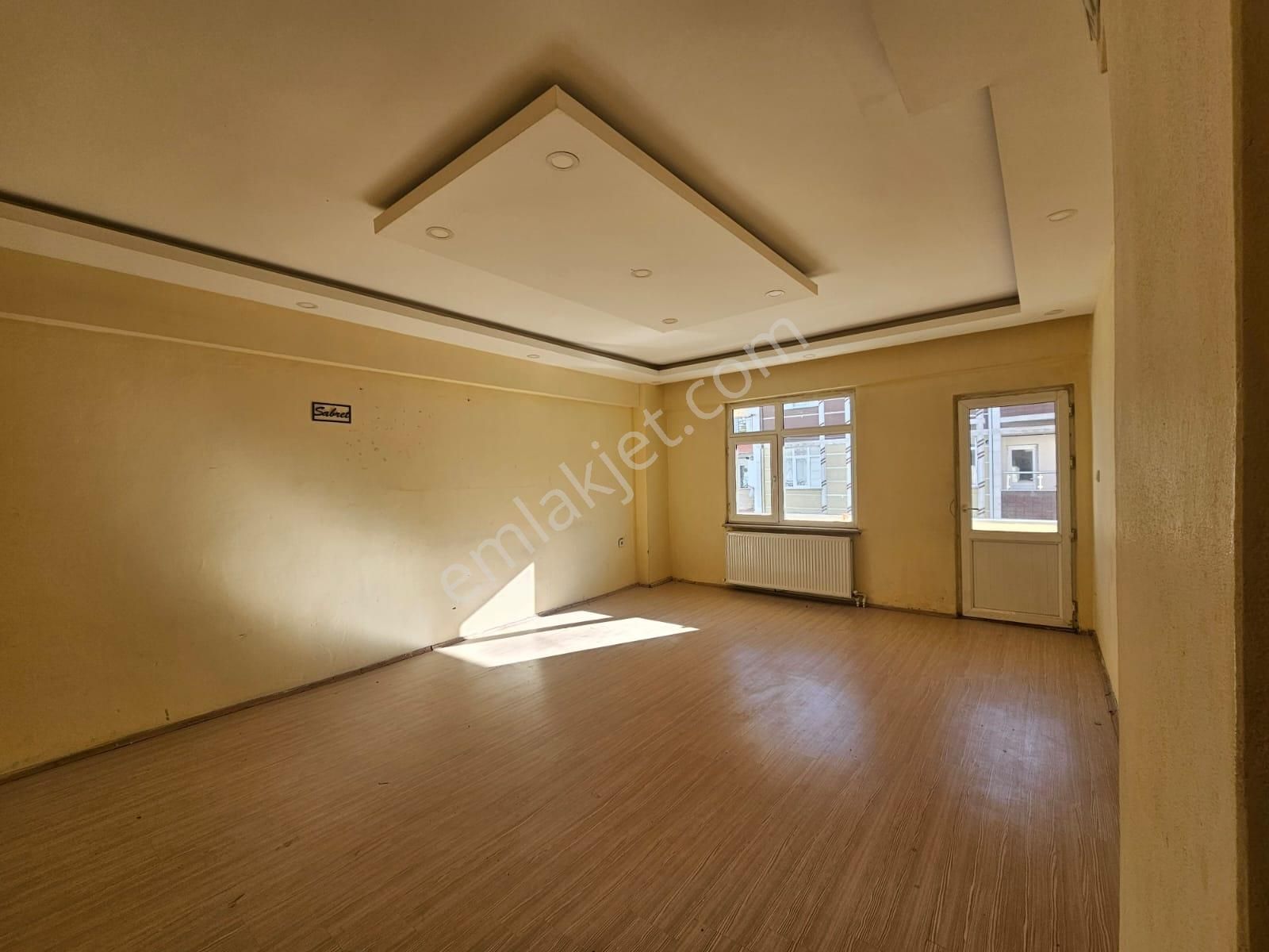 Kiralık Orhangazi Mah'de 3+1 150 M² Balkonlu 3. Kat Daire !!! - Görsel 2