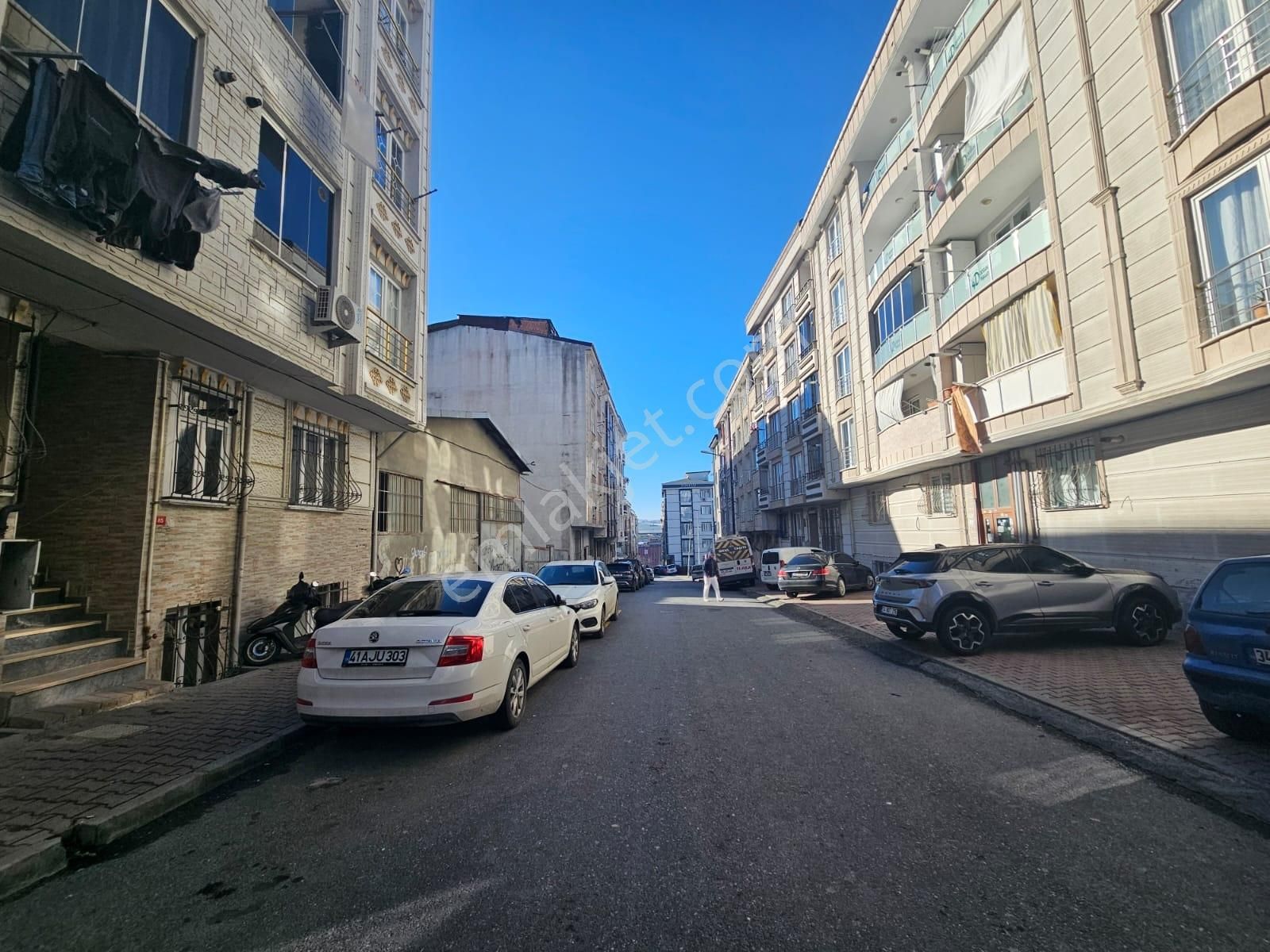 Kiralık Orhangazi Mah'de 3+1 150 M² Balkonlu 3. Kat Daire !!! - Görsel 17