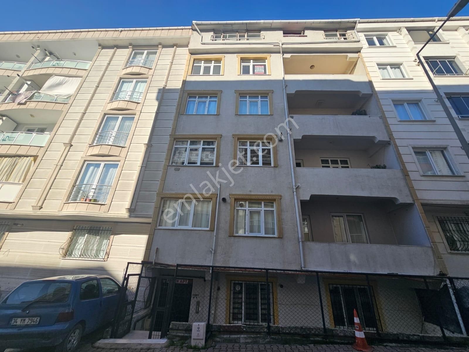Kiralık Orhangazi Mah'de 3+1 150 M² Balkonlu 3. Kat Daire !!!
