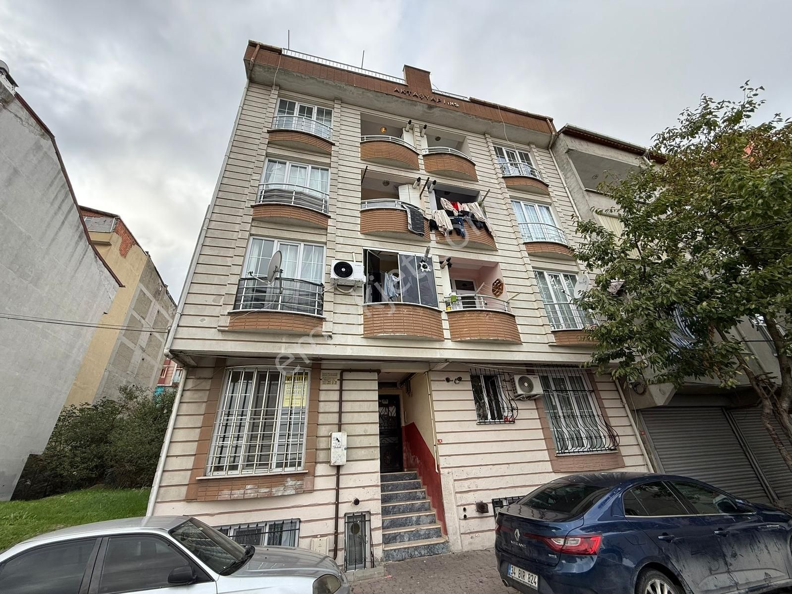 Şehitler Mah'de 2+1 Balkonlu Cadde Yakın Yüksek Giriş Masrafsız