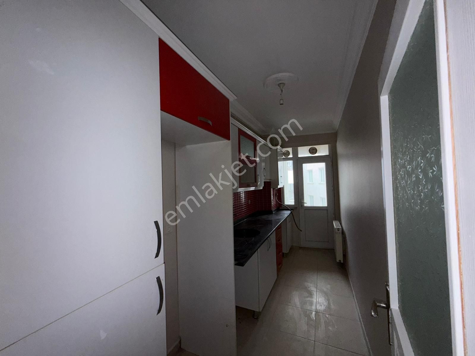 Namık Kemal Mah'de 2+1 100 M² Balkonlu Metrobüse Yakın Arakat !! - Görsel 4