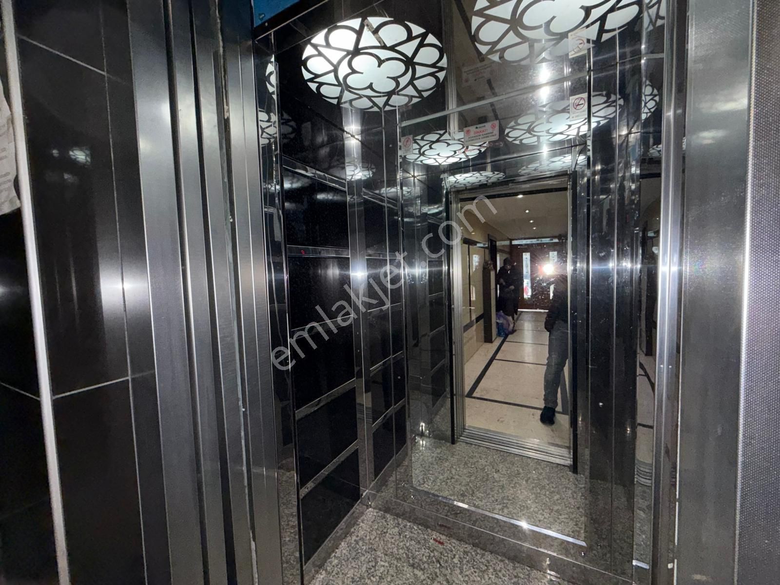Namık Kemal Mah'de 2+1 100 M² Balkonlu Metrobüse Yakın Arakat !! - Görsel 14