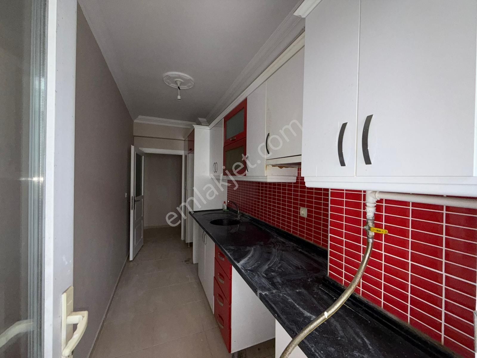 Namık Kemal Mah'de 2+1 100 M² Balkonlu Metrobüse Yakın Arakat !! - Görsel 5