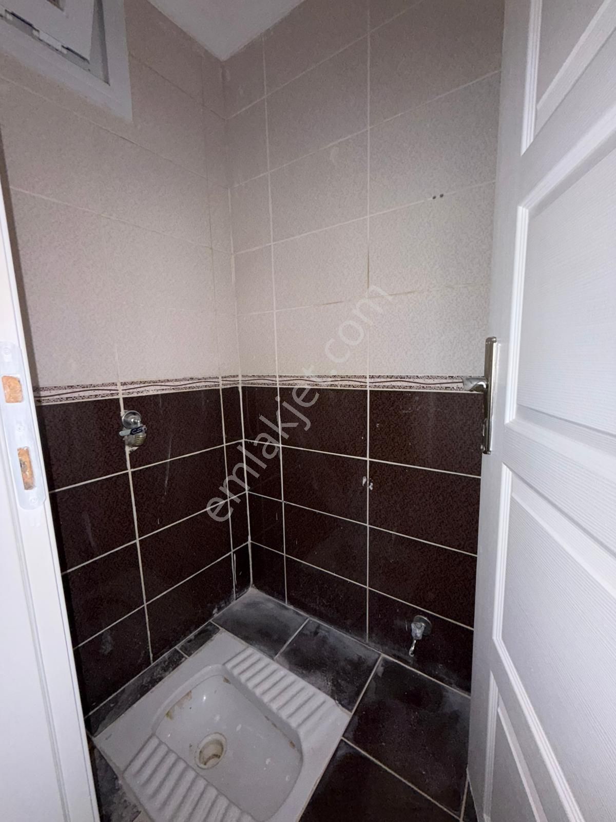 Namık Kemal Mah'de 2+1 100 M² Balkonlu Metrobüse Yakın Arakat !! - Görsel 2