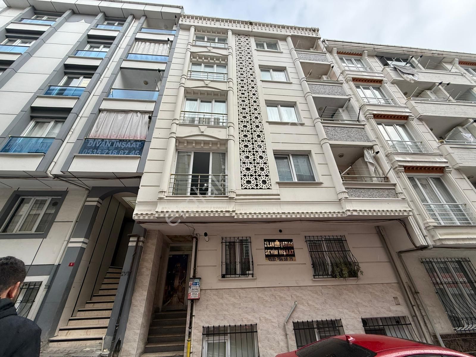 Kiralık Sultaniye Es Kule Avm Yakını 2+1 90 M² Arakat Yeni Bina