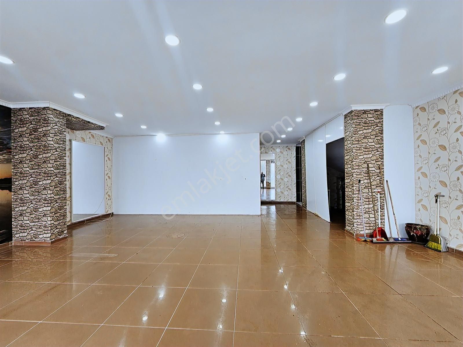 Kıraç - Beylikdüzü Cadde Üzeri 120 M² Kiralık Masrafsız Dükkan ! - Görsel 11