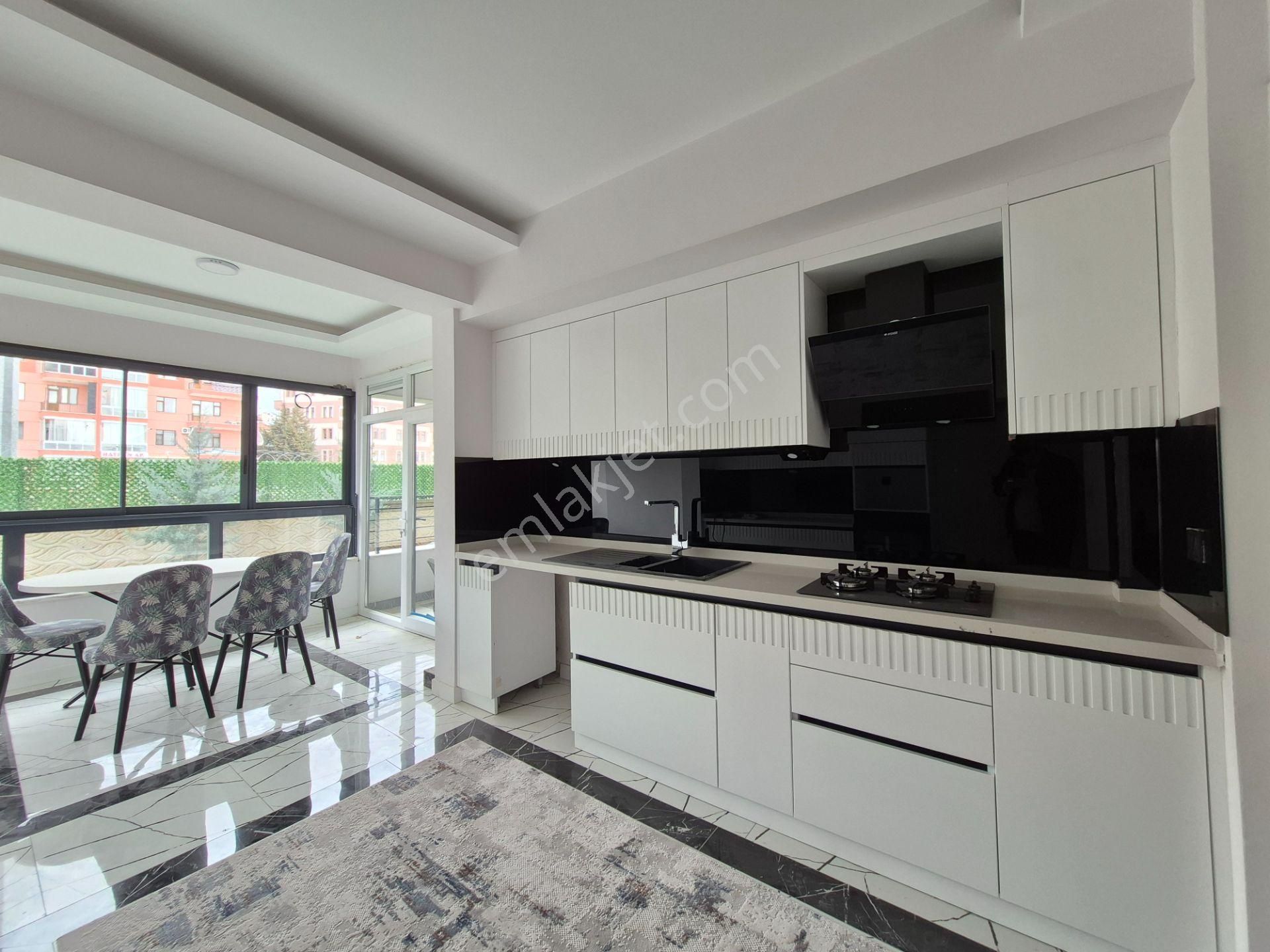 Genç Osman Caddesine Oldukça Yakın 4+1 Lüks Sıfır Yüksek Giriş Daire - Görsel 17