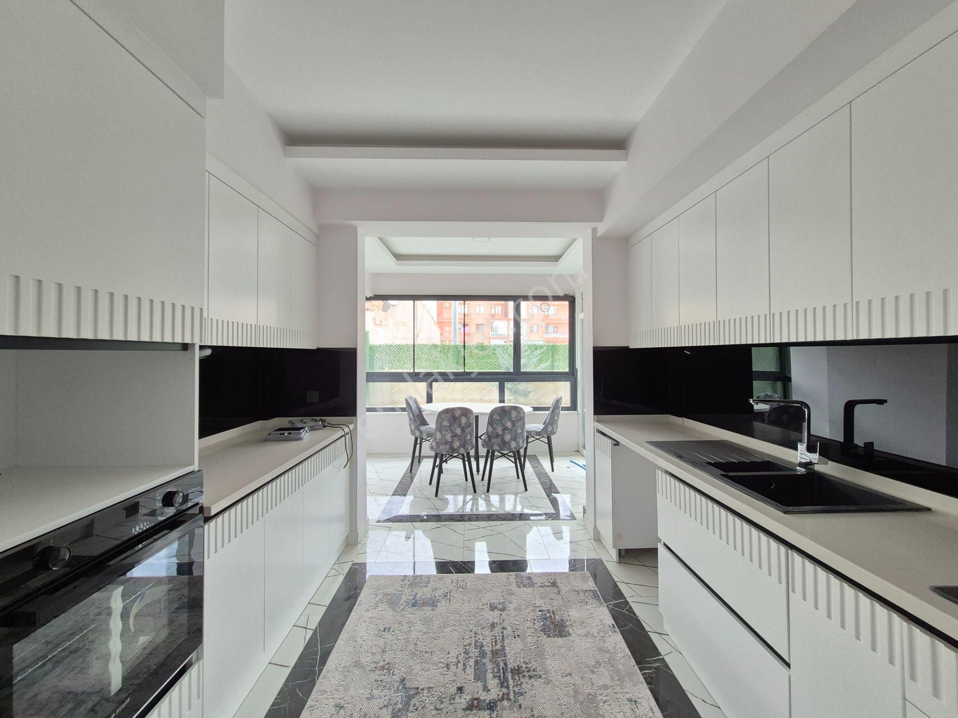 Genç Osman Caddesine Oldukça Yakın 4+1 Lüks Sıfır Yüksek Giriş Daire