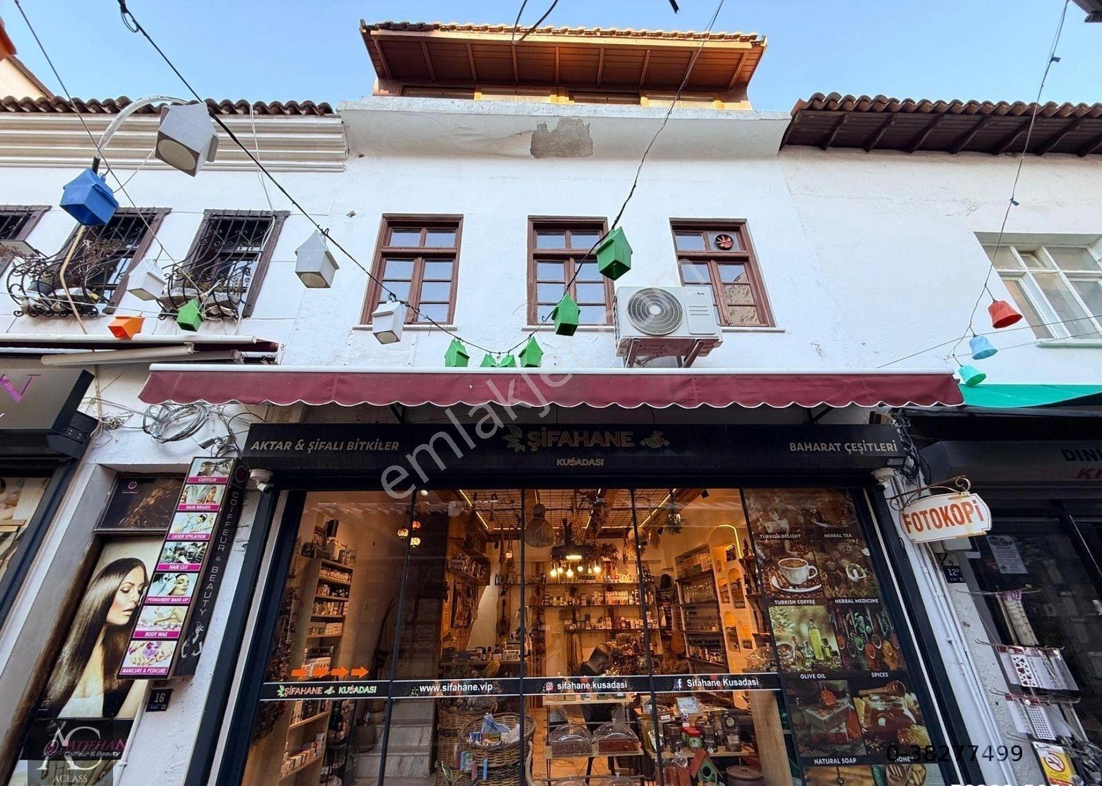 Aclass'dan Kusadası Çarşı İçerisinde Sahıle 50 M -satılık Masrafsız 3 Katlı İş Yeri (takasa Açık )