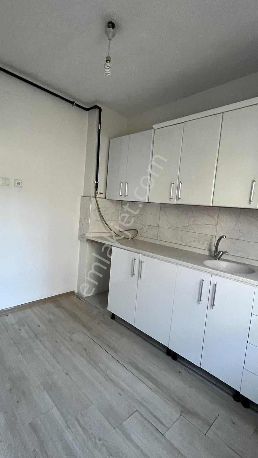 Doğan Aslan'dan Bağlarbaşı'nda Kiralık 3+1 Daire - Görsel 4