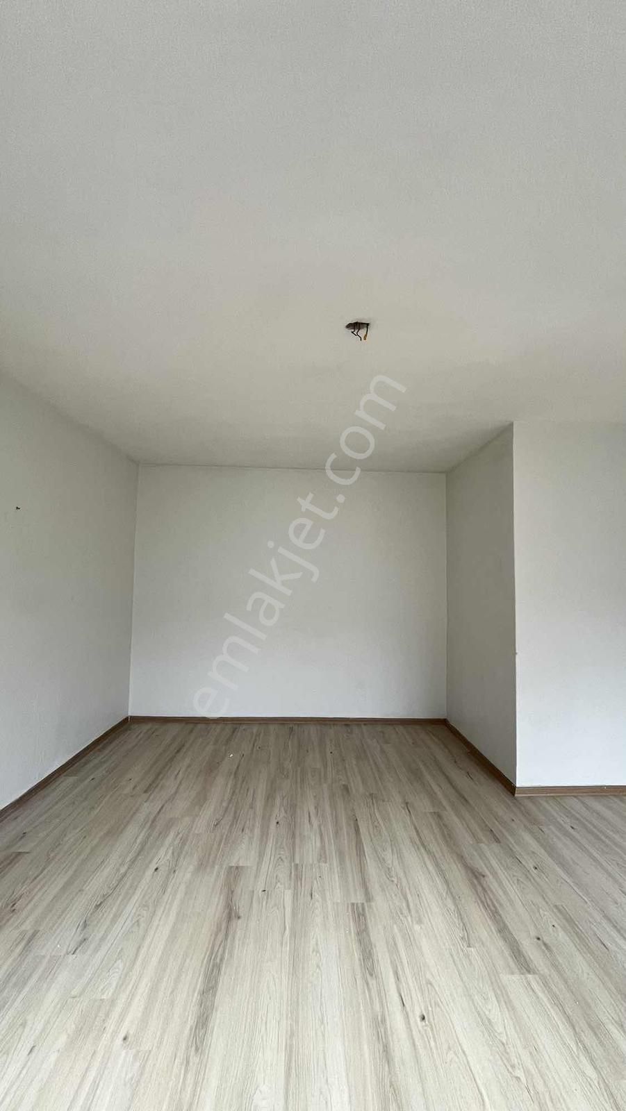 Doğan Aslan'dan Bağlarbaşı'nda Kiralık 3+1 Daire - Görsel 15