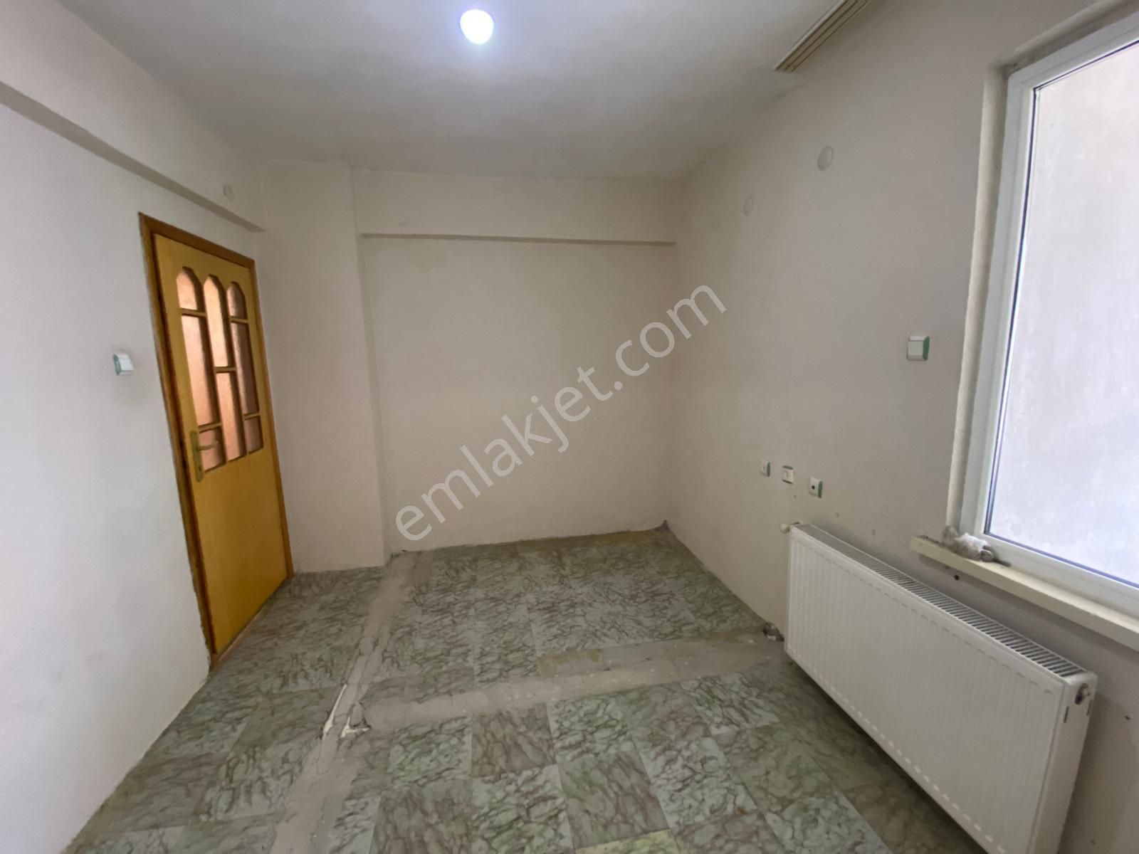 Deniz Yiğit Emlak'tan Cumhuriyet Mahallesinde 3+1bakımlı Arakat Daire - Görsel 15