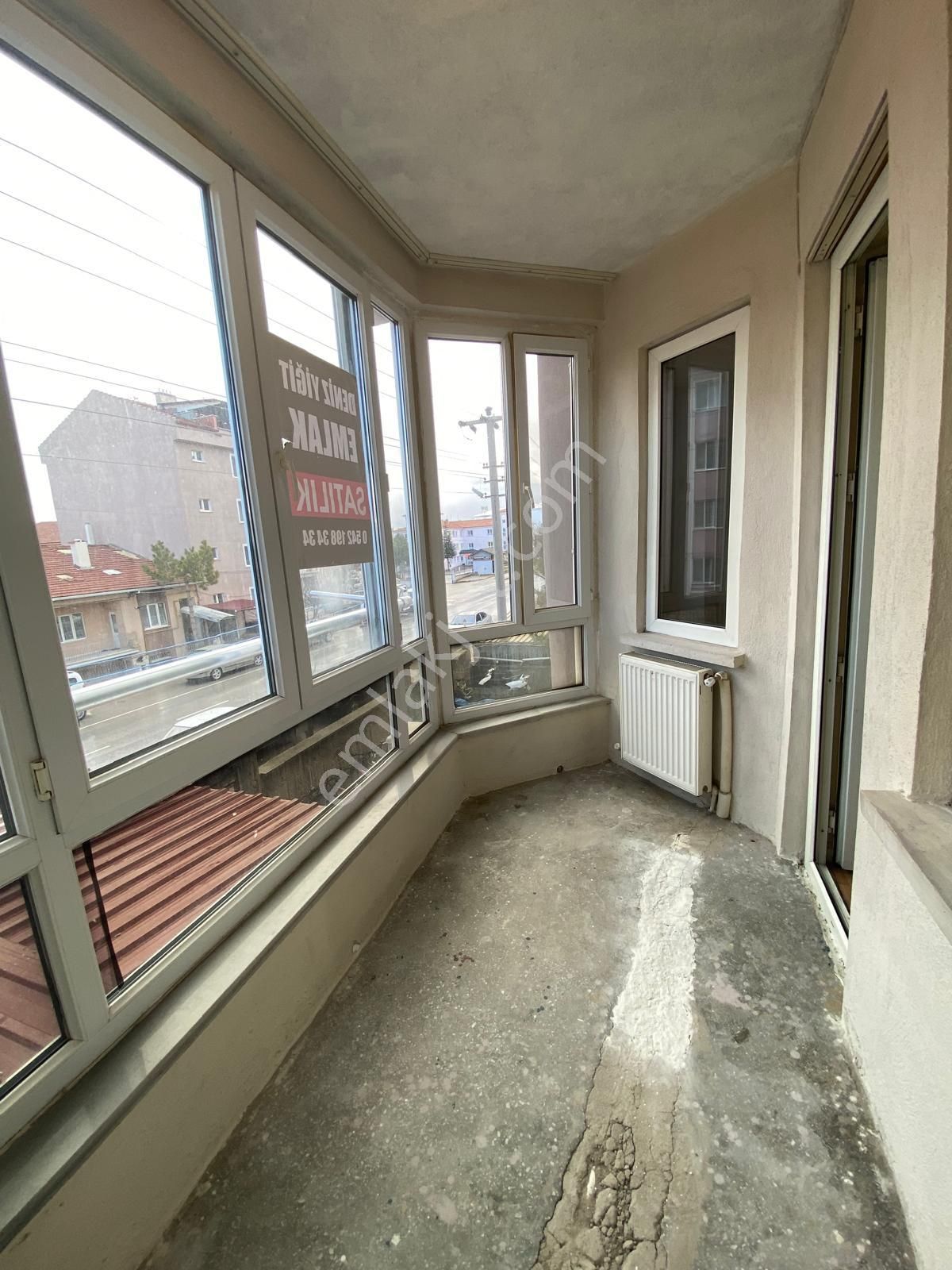 Deniz Yiğit Emlak'tan Cumhuriyet Mahallesinde 3+1bakımlı Arakat Daire - Görsel 8