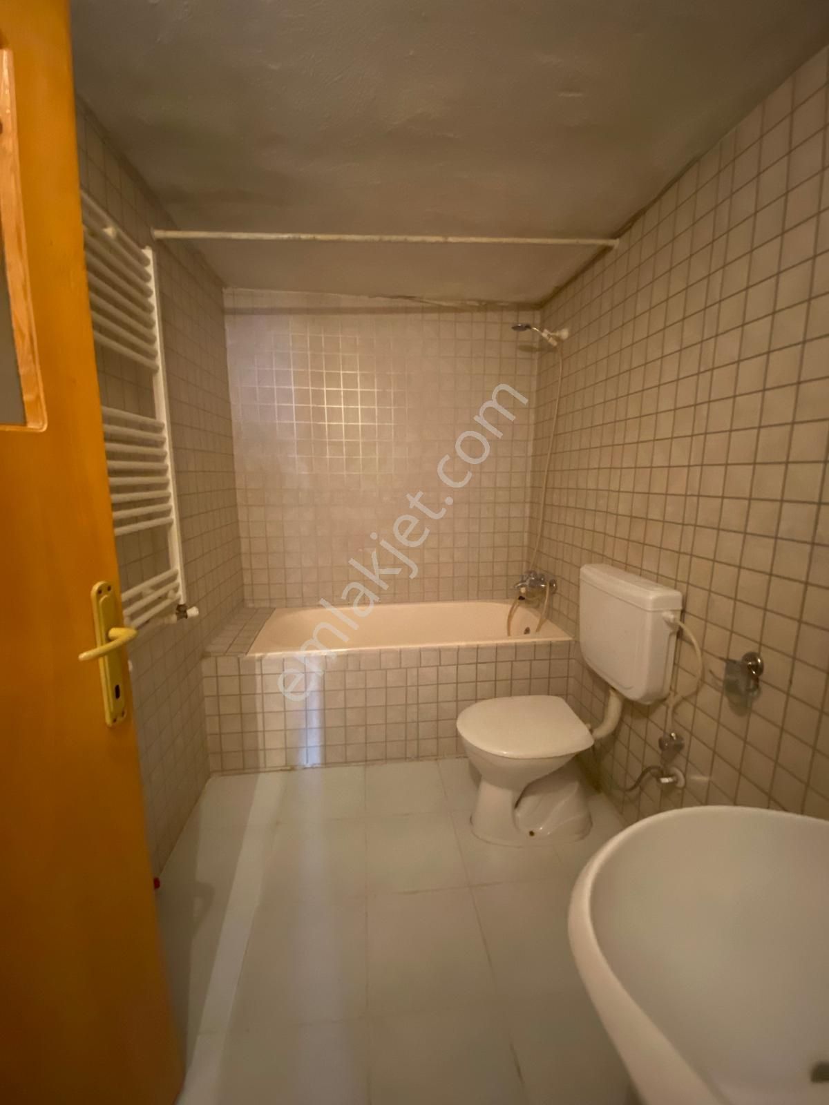 Deniz Yiğit Emlak'tan Cumhuriyet Mahallesinde 3+1bakımlı Arakat Daire - Görsel 24