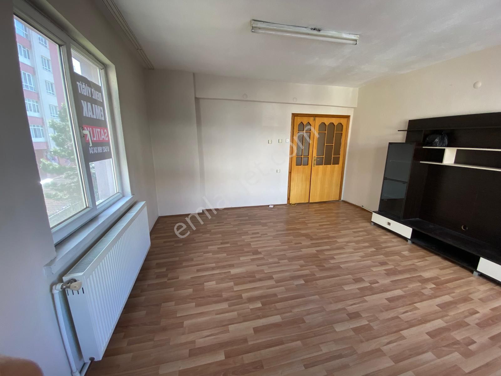 Deniz Yiğit Emlak'tan Cumhuriyet Mahallesinde 3+1bakımlı Arakat Daire - Görsel 3