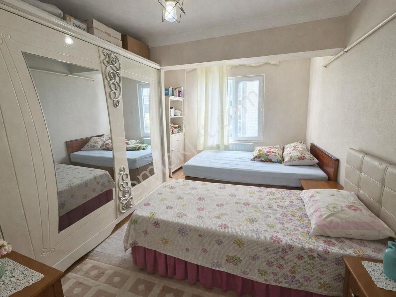 Karasu Merkezde Prestijli | Havuzlu Sitede 1+1 Satılık Daire - Görsel 10