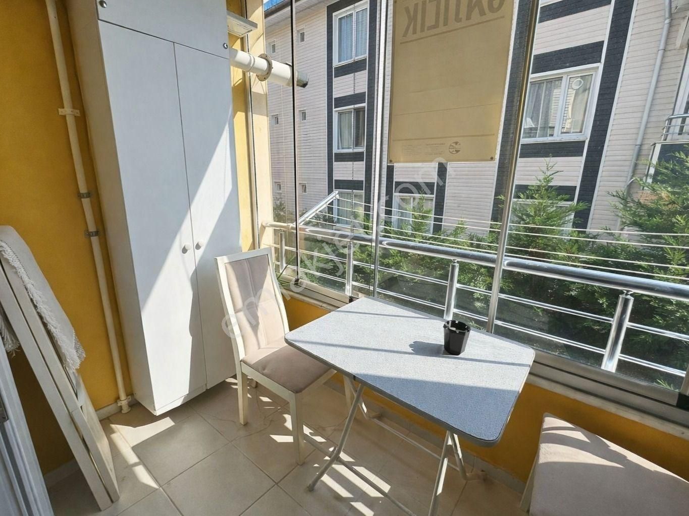 Karasu Merkezde Prestijli | Havuzlu Sitede 1+1 Satılık Daire - Görsel 18