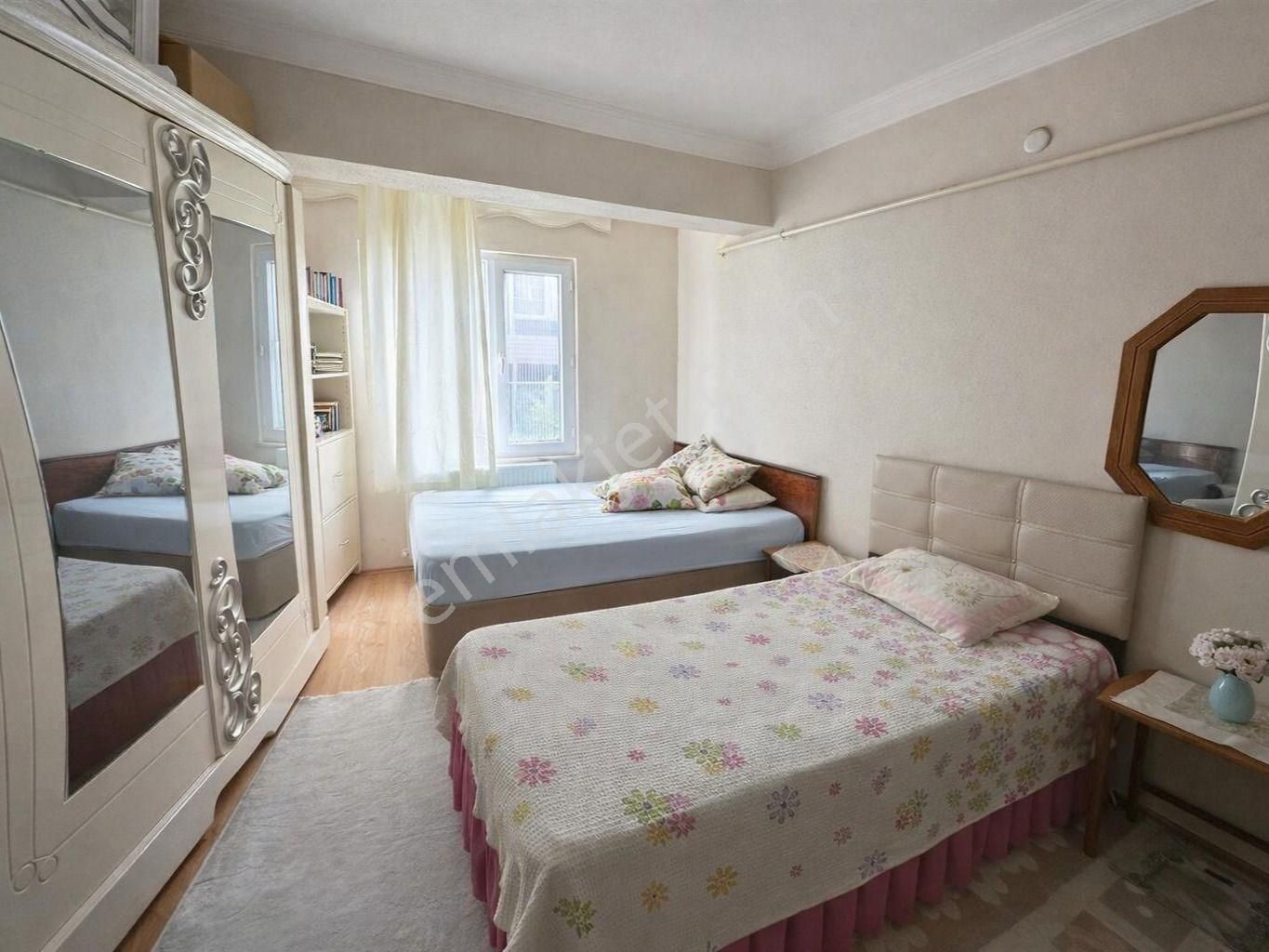 Karasu Merkezde Prestijli | Havuzlu Sitede 1+1 Satılık Daire - Görsel 12