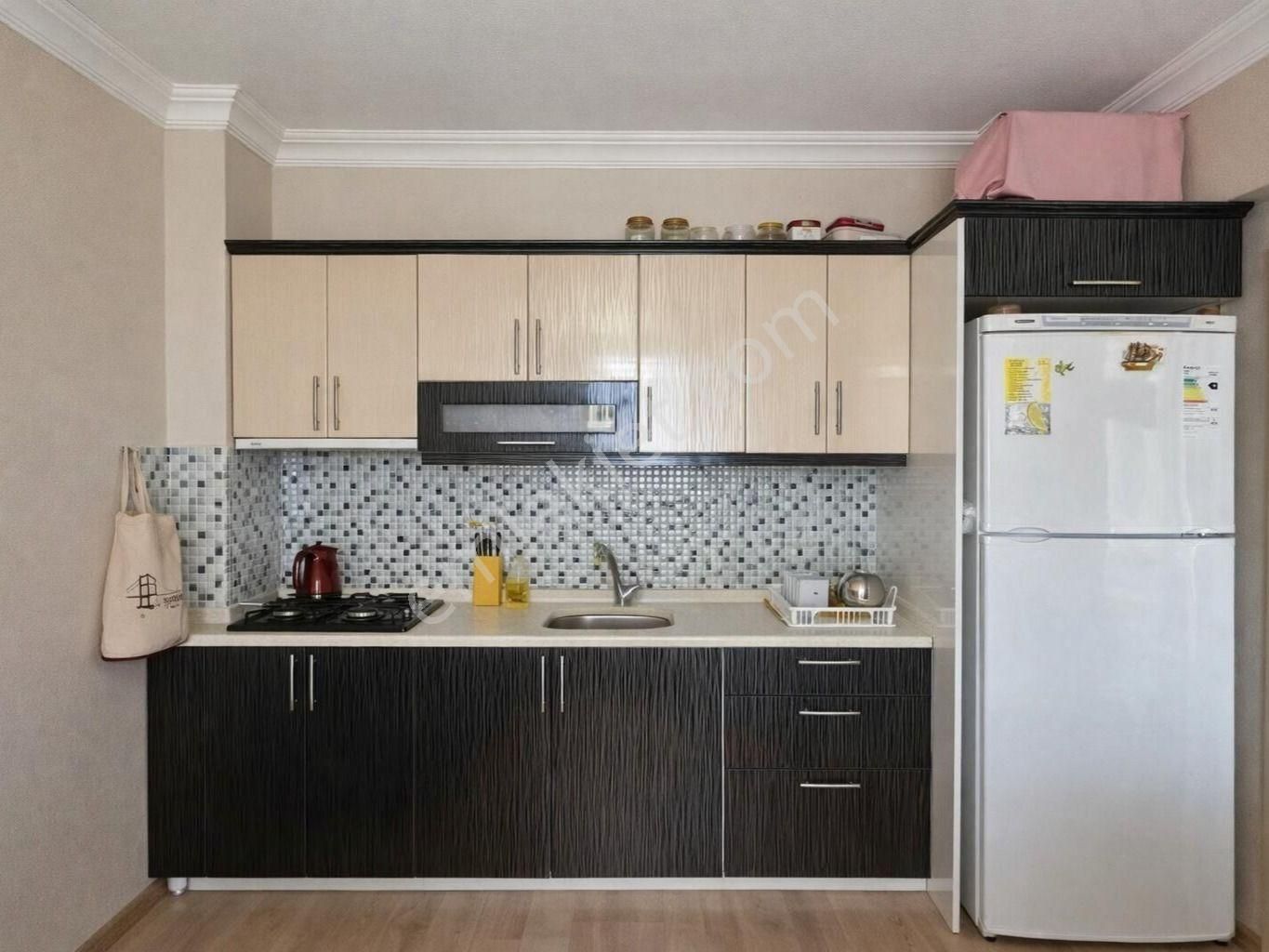 Karasu Merkezde Prestijli | Havuzlu Sitede 1+1 Satılık Daire - Görsel 9