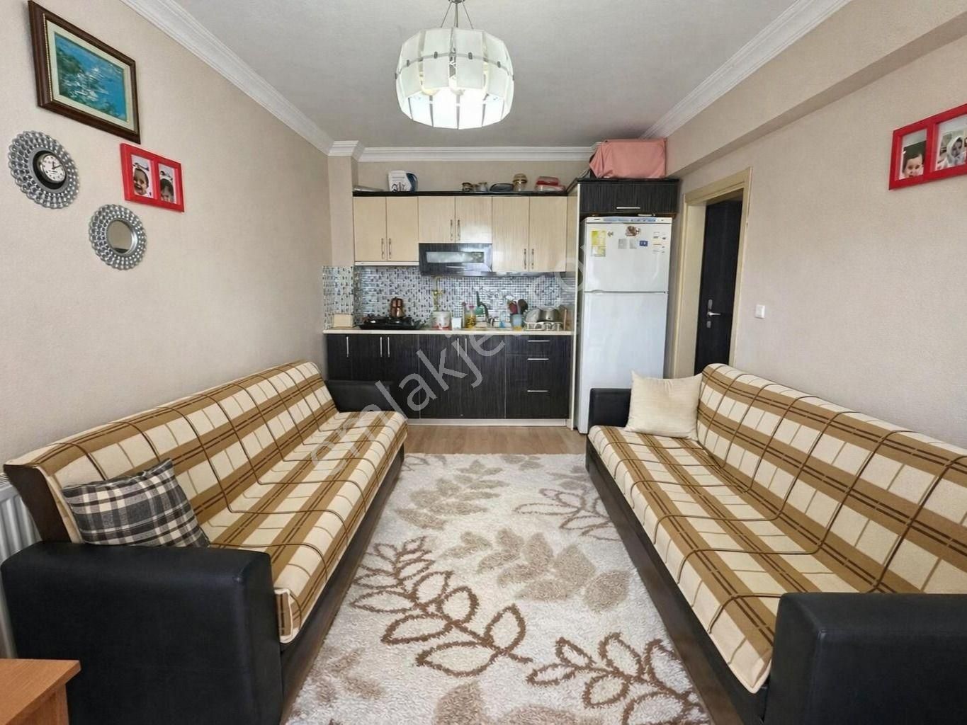 Karasu Merkezde Prestijli | Havuzlu Sitede 1+1 Satılık Daire - Görsel 8