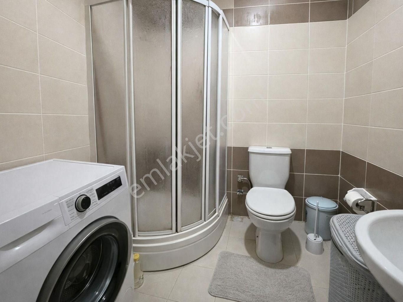 Karasu Merkezde Prestijli | Havuzlu Sitede 1+1 Satılık Daire - Görsel 14