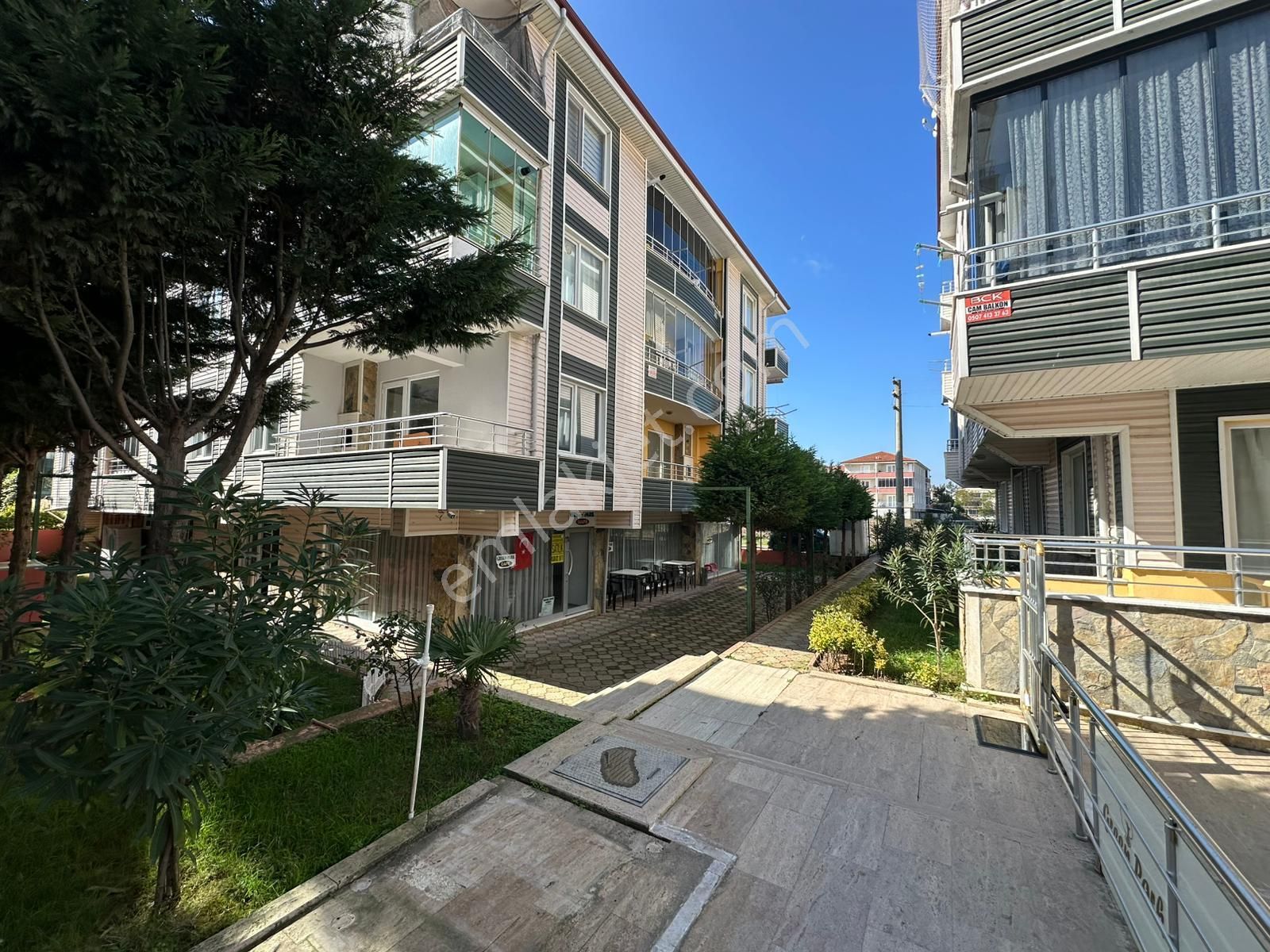 Karasu Merkezde Prestijli | Havuzlu Sitede 1+1 Satılık Daire - Görsel 6