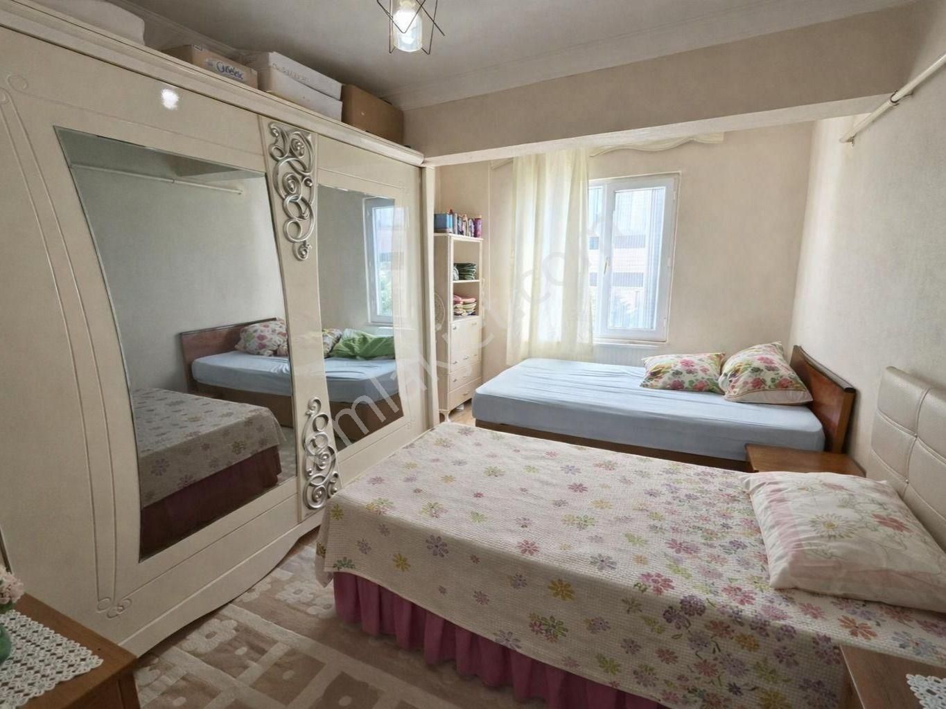 Karasu Merkezde Prestijli | Havuzlu Sitede 1+1 Satılık Daire - Görsel 13