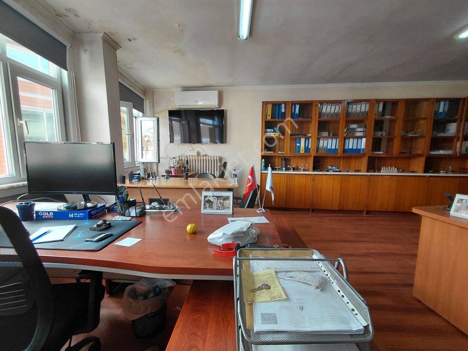 Merkeze 2 Dakika Yürüme Mesafesinde Eşyalı Kiralık Ofis. - Görsel 3