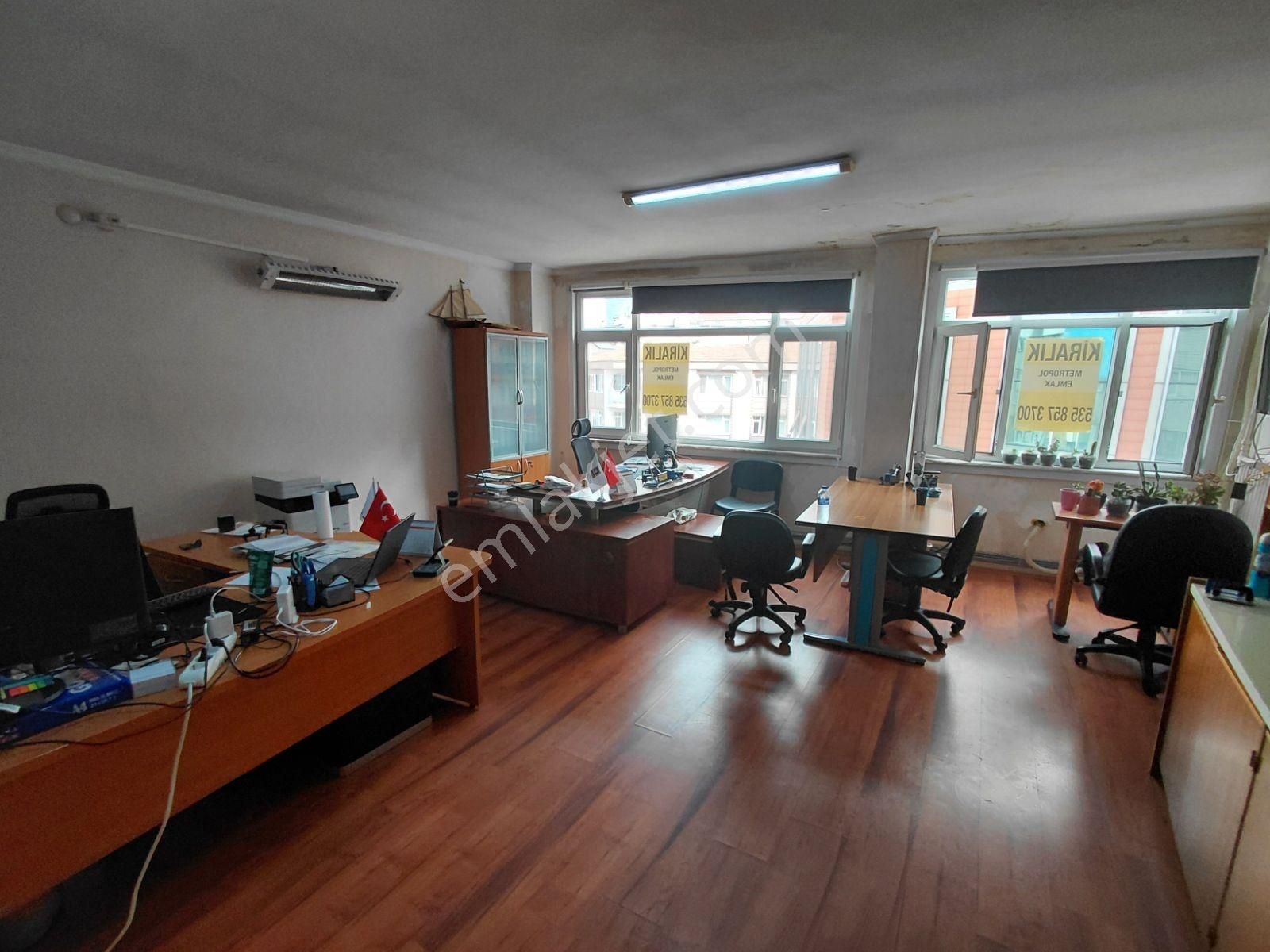 Merkeze 2 Dakika Yürüme Mesafesinde Eşyalı Kiralık Ofis. - Görsel 8