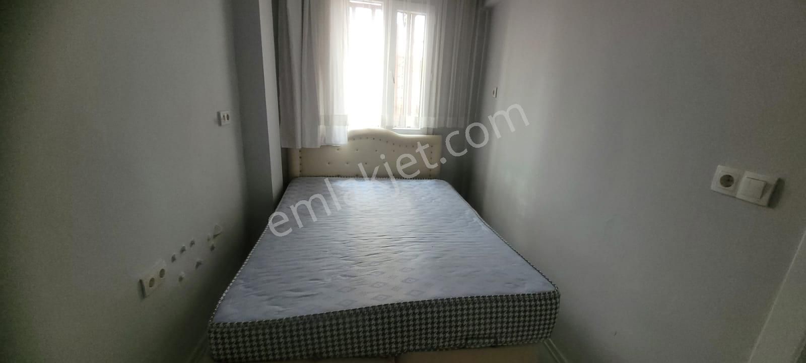 Alsancak Kahramanlar İzban Yakını Satılık Mobilyalı 1+1 Bahçeli - Görsel 9