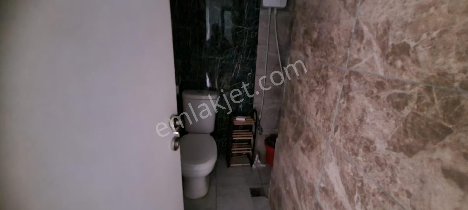 Alsancak Kahramanlar İzban Yakını Satılık Mobilyalı 1+1 Bahçeli - Görsel 14