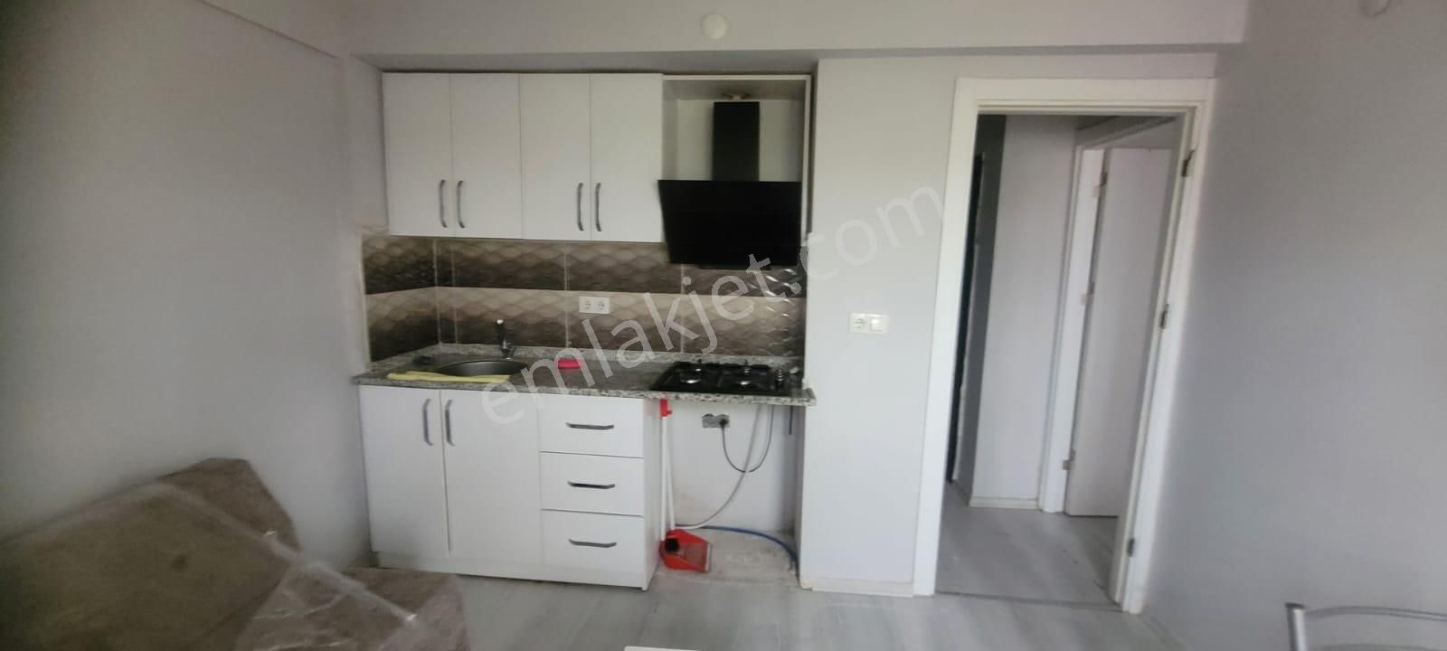 Alsancak Kahramanlar İzban Yakını Satılık Mobilyalı 1+1 Bahçeli - Görsel 8