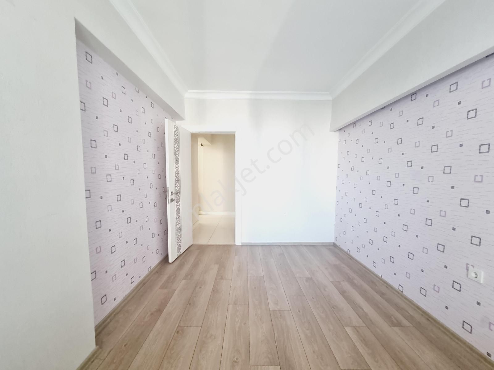 Beyoğlu'ndan Hastane Yanı T.balkonlu 6.kat Sitede Satılık 4+1 - Görsel 27