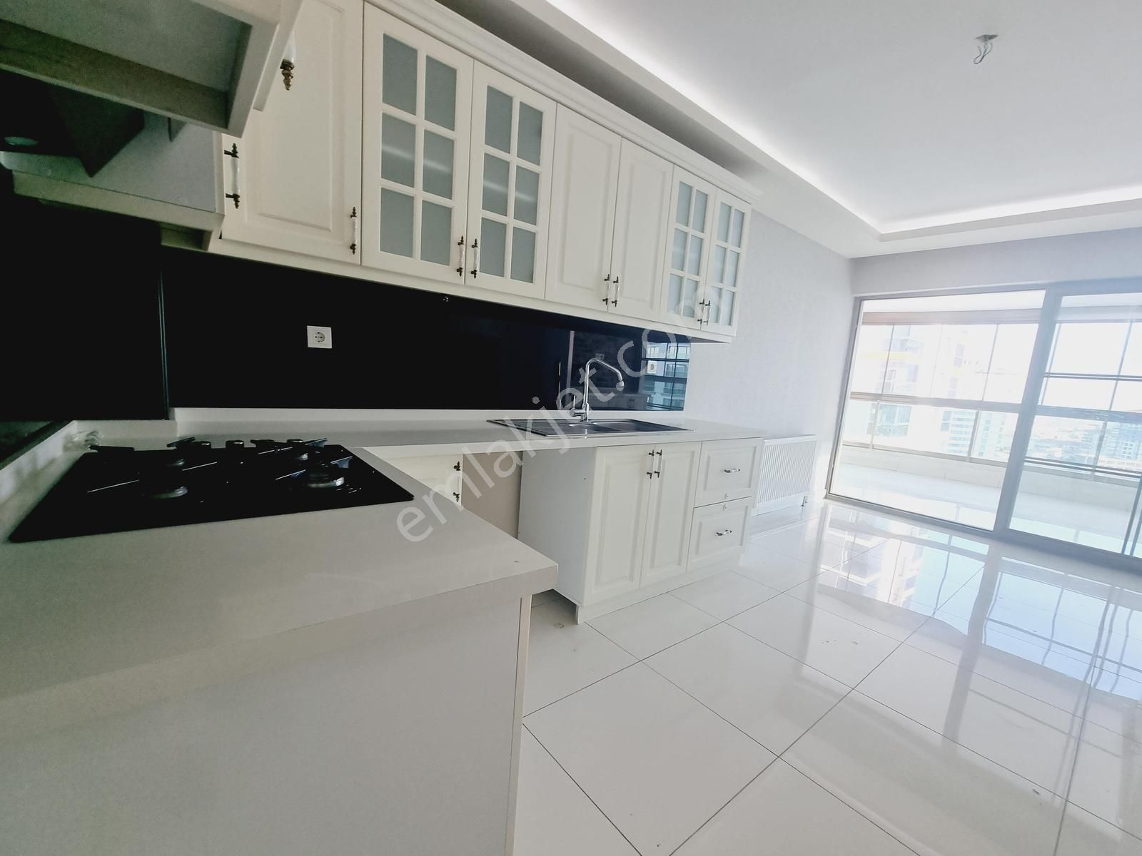 Beyoğlu'ndan Hastane Yanı T.balkonlu 6.kat Sitede Satılık 4+1 - Görsel 24