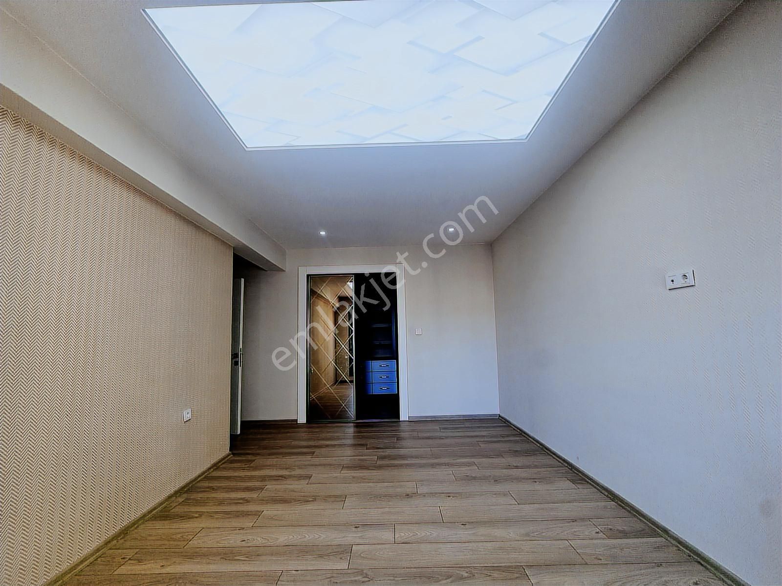 Beyoğlu'ndan Hastane Yanı T.balkonlu 6.kat Sitede Satılık 4+1 - Görsel 29