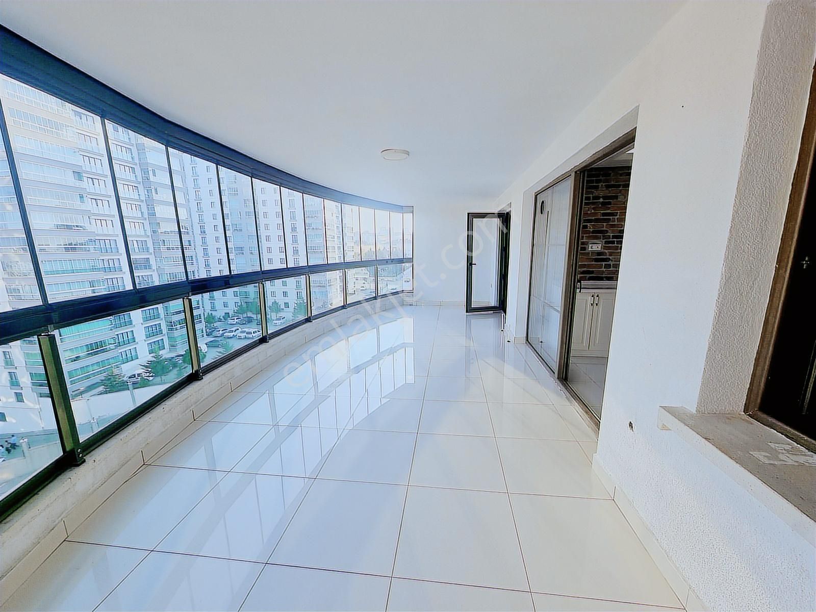 Beyoğlu'ndan Hastane Yanı T.balkonlu 6.kat Sitede Satılık 4+1 - Görsel 19