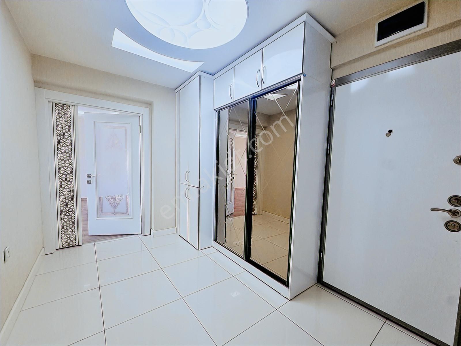 Beyoğlu'ndan Hastane Yanı T.balkonlu 6.kat Sitede Satılık 4+1 - Görsel 30