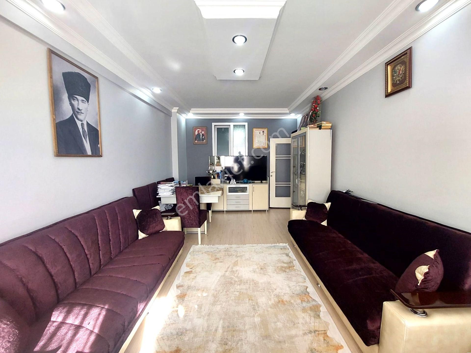 Recep Ümit Emlak'tan Ömerağa Mahallesinde Hat Boyu-1 Caddesi Yakınında Satılık 3+1 Daire