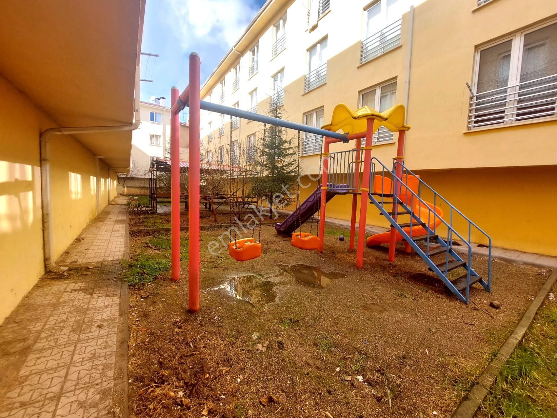 Recep Ümit Emlak'tan Ömerağa Mahallesinde Hat Boyu-1 Caddesi Yakınında Satılık 3+1 Daire - Görsel 32