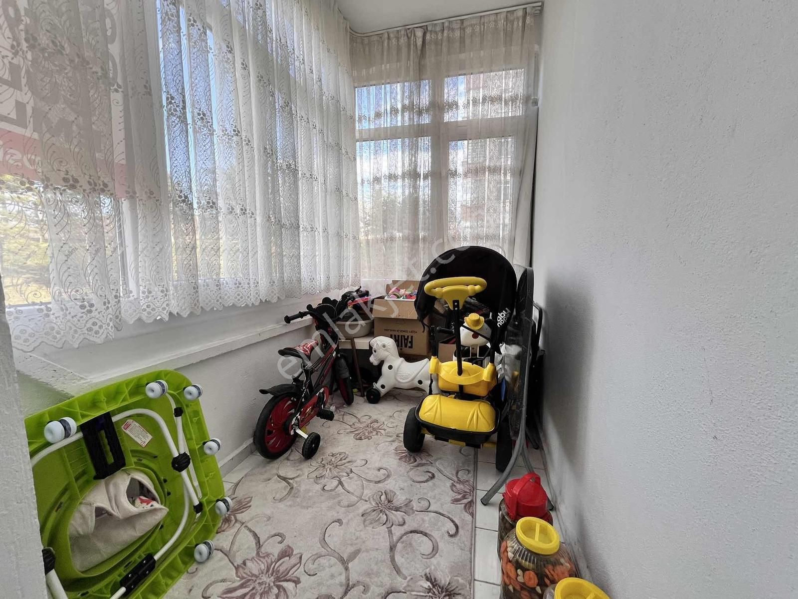 İstiklal Mahallesinde Fırsat 3+1 Ara Kat Daire - Görsel 14